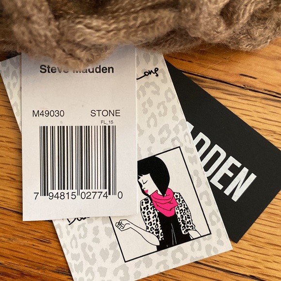 Steve Madden infinity scarf. NWT - Picture 5 of 5